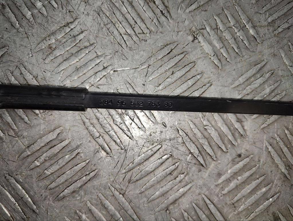 Щеткодержатель (поводок стеклоочистителя, дворник)