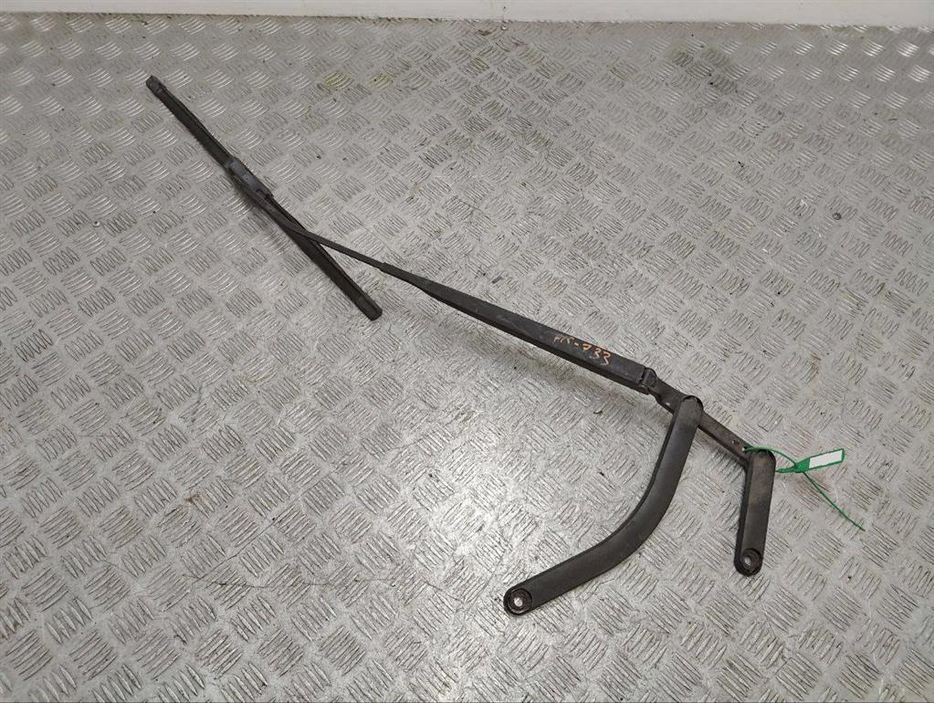 Щеткодержатель (поводок стеклоочистителя, дворник)