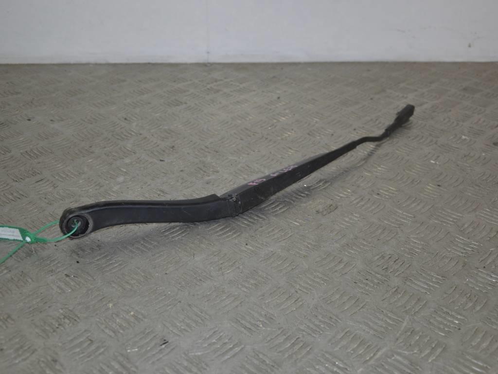 Щеткодержатель (поводок стеклоочистителя, дворник)