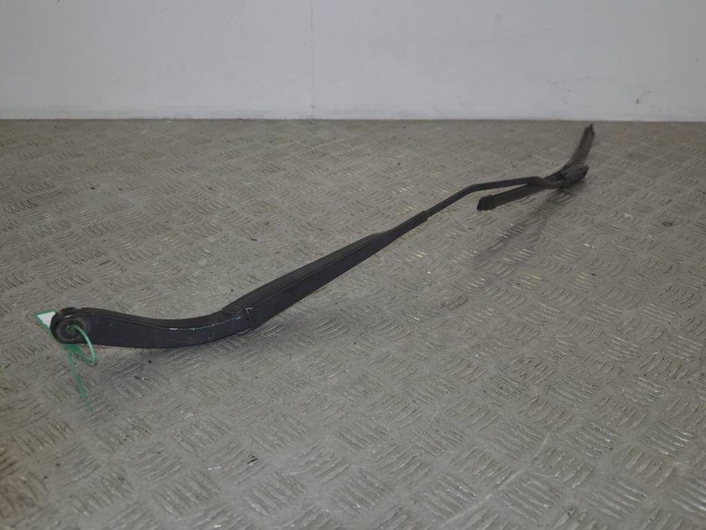 Щеткодержатель (поводок стеклоочистителя, дворник)