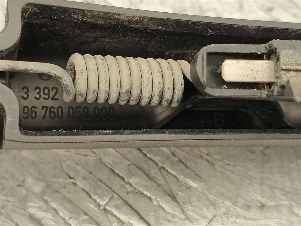 Щеткодержатель задний