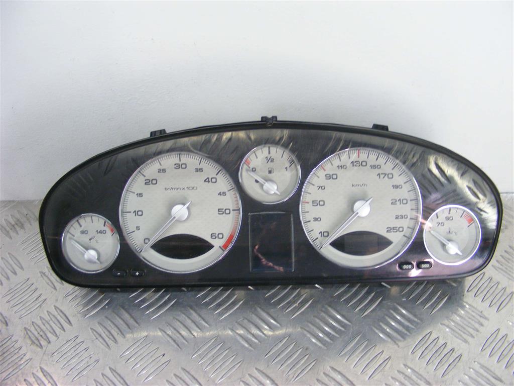Щиток приборов (приборная панель) Peugeot 607 2004-2009 A2C53124017