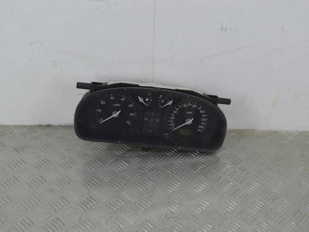 Щиток приборов (приборная панель) Renault Laguna 2 (2001-2007) 8200170293