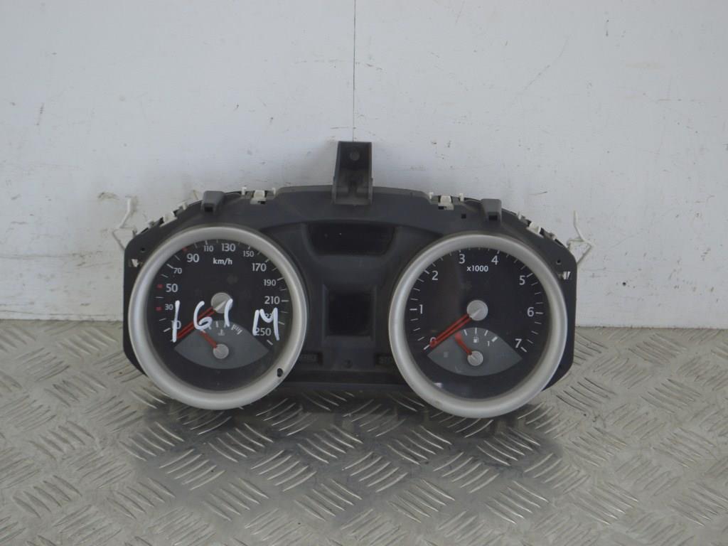 Щиток приборов (приборная панель) Renault Megane 2 (2002-2008) 8200306552