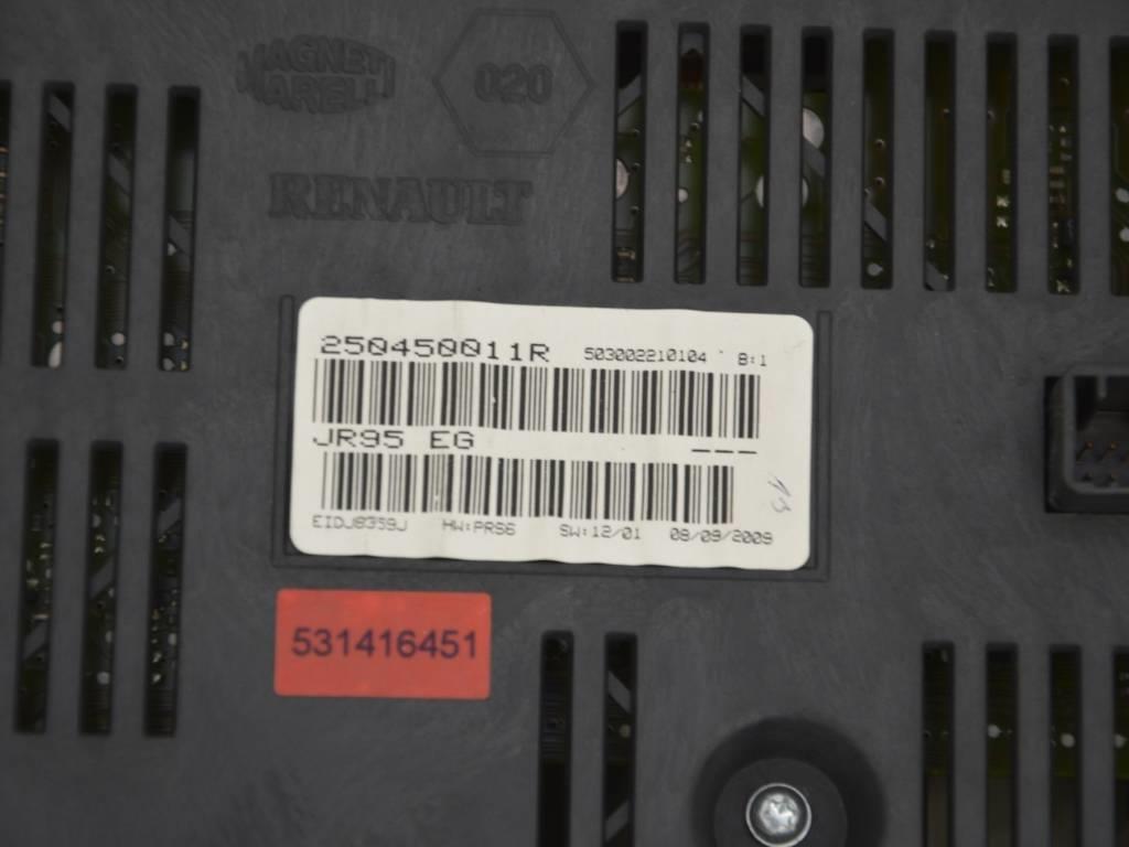 Щиток приборов (приборная панель)