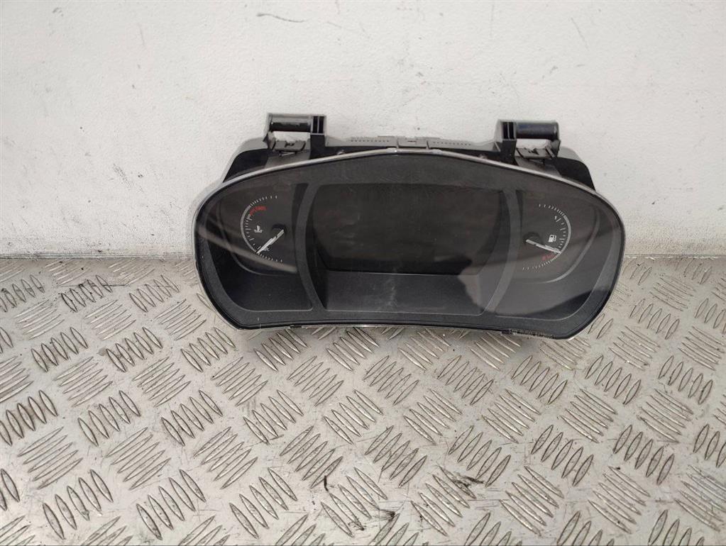 Щиток приборов (приборная панель)