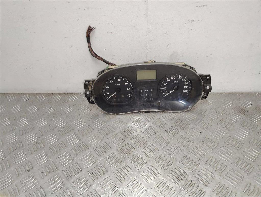 Щиток приборов (приборная панель)