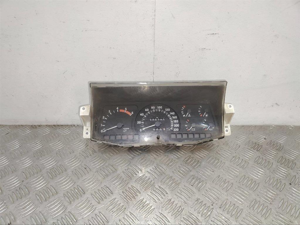 Щиток приборов (приборная панель)