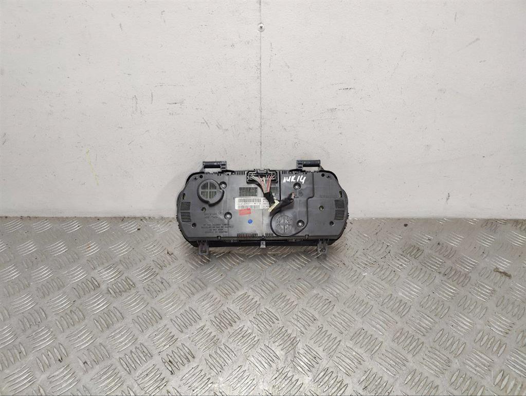 Щиток приборов (приборная панель)