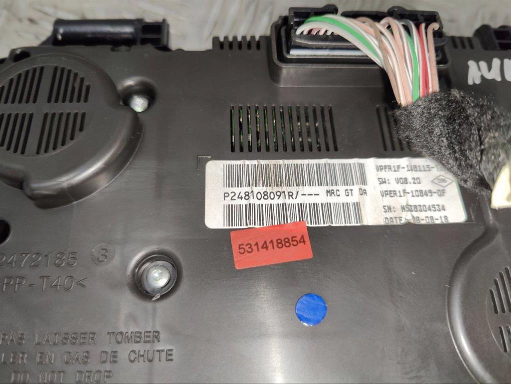 Щиток приборов (приборная панель)