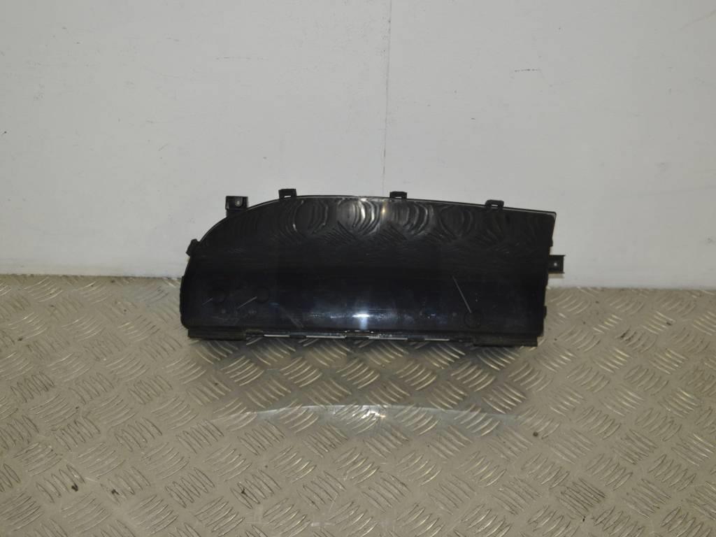 Щиток приборов (приборная панель)