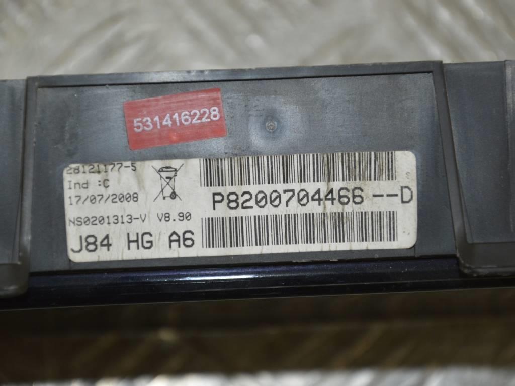 Щиток приборов (приборная панель)