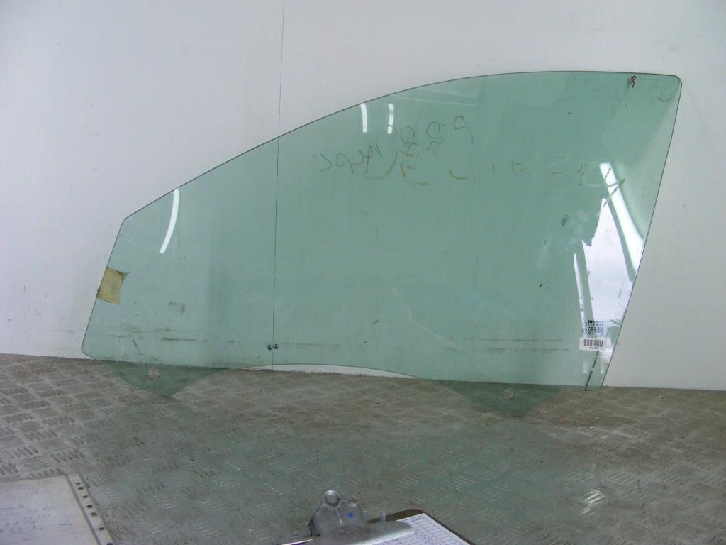 Стекло двери передней левой