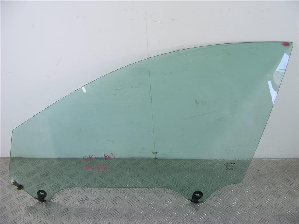 Стекло двери передней левой