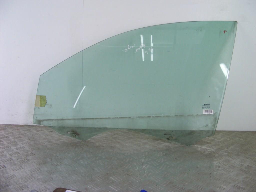 Стекло двери передней левой
