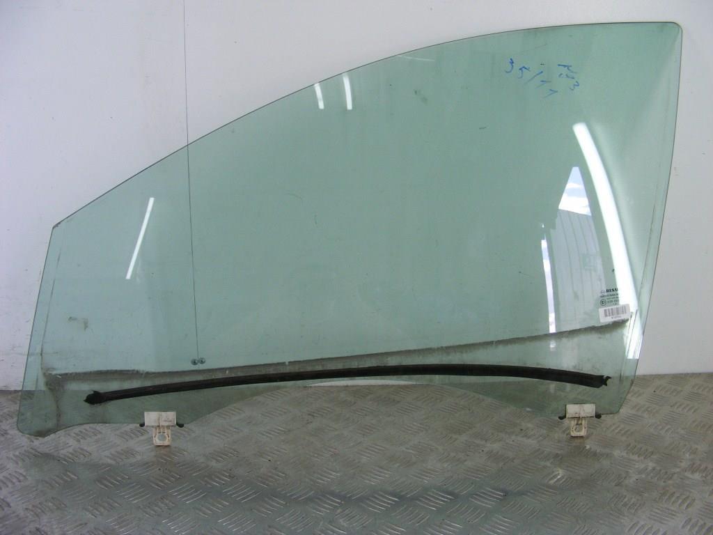 Стекло двери передней левой