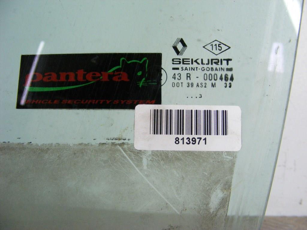 Стекло двери передней левой