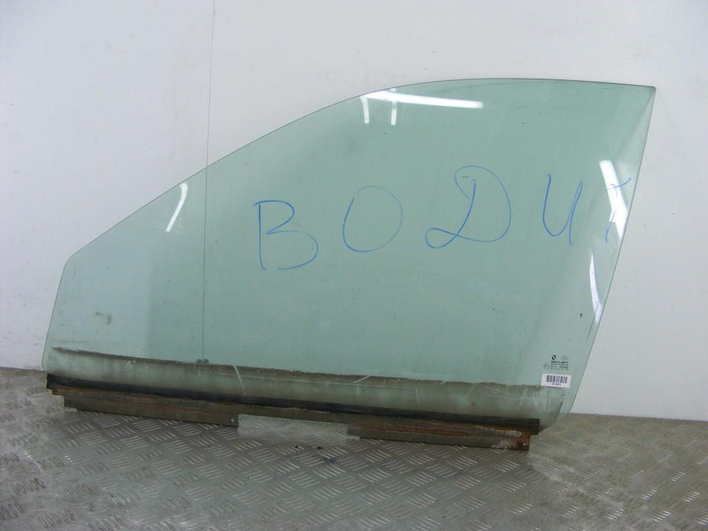 Стекло двери передней левой