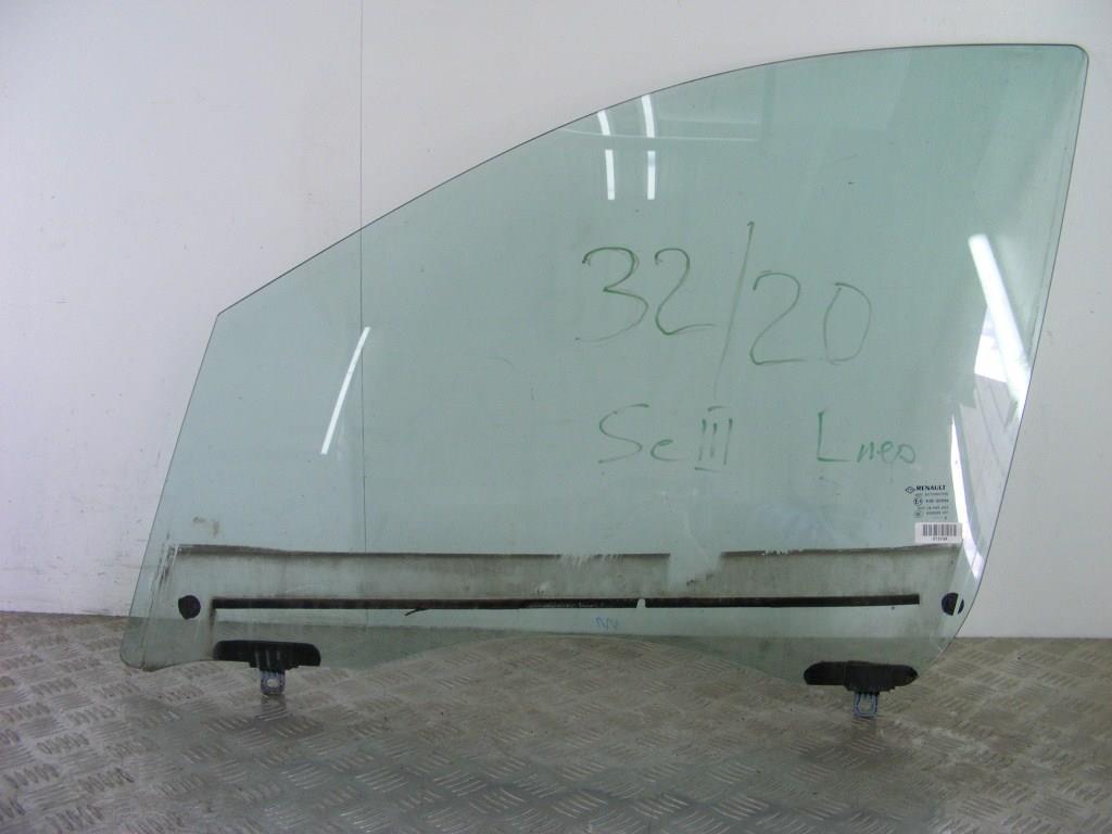 Стекло двери передней левой