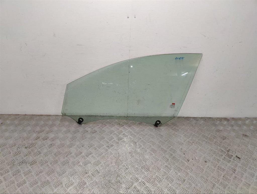 Стекло двери передней левой