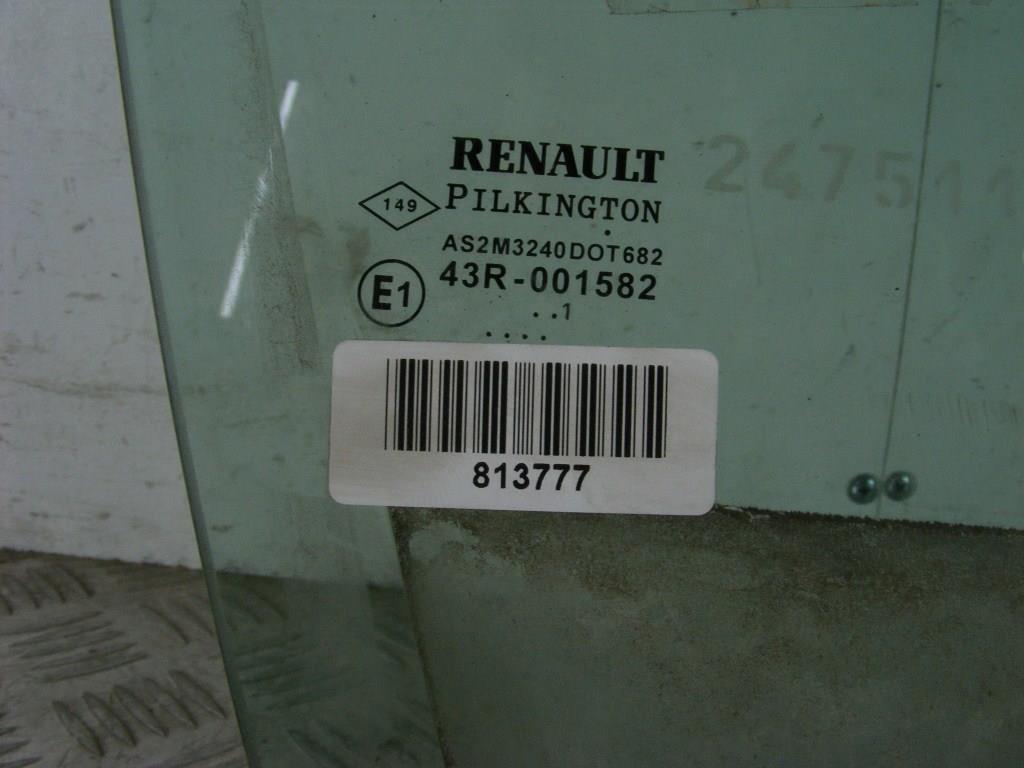 Стекло двери передней правой