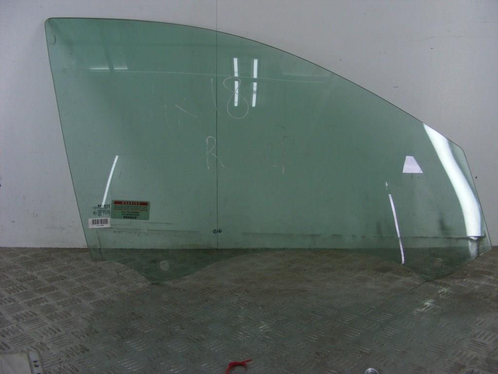 Стекло двери передней правой