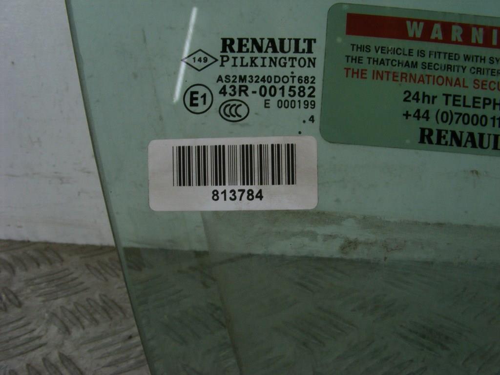 Стекло двери передней правой