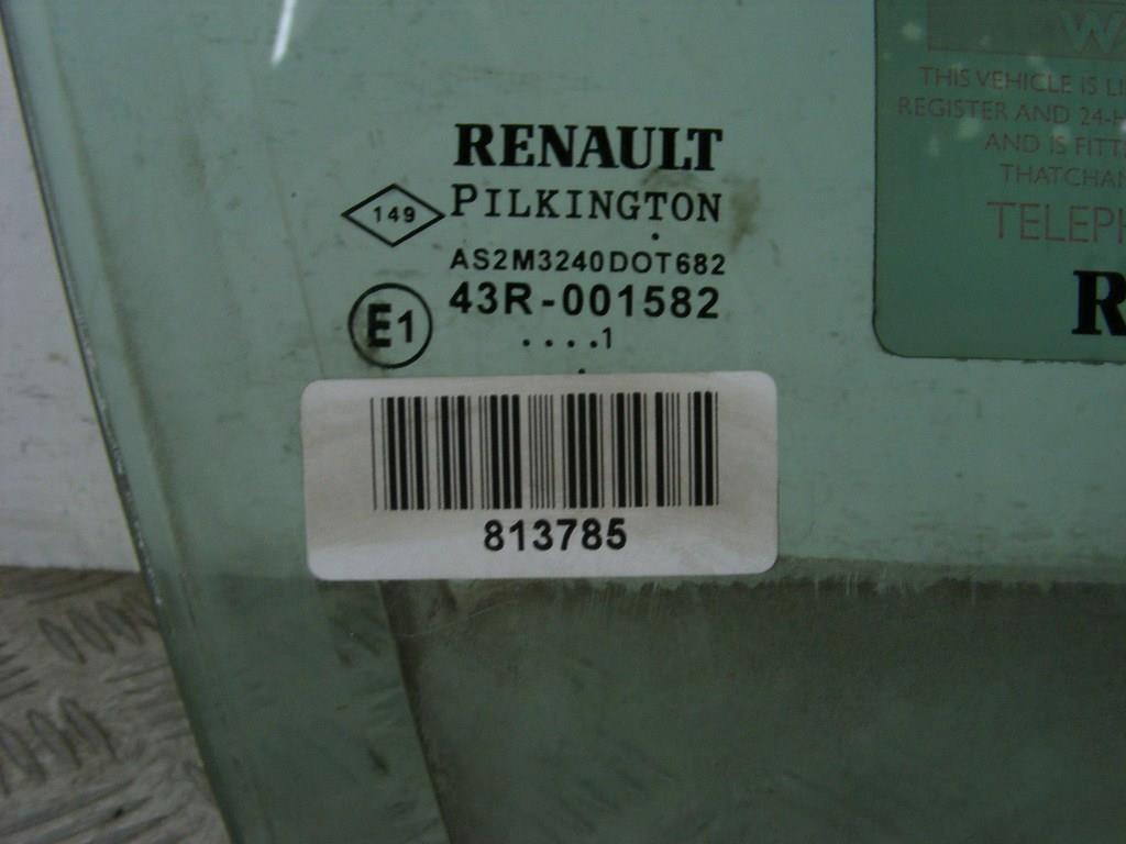 Стекло двери передней правой