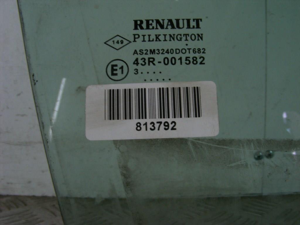 Стекло двери передней правой