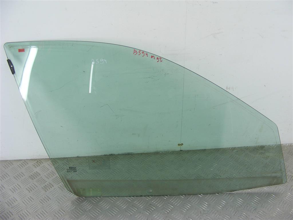 Стекло двери передней правой Renault Megane 1 (1996-2002)