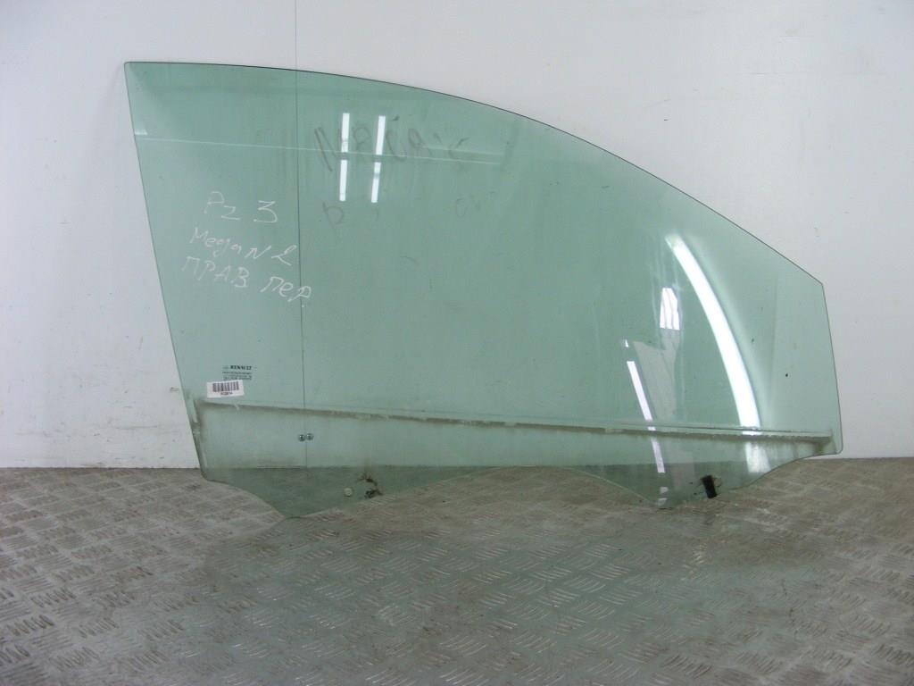 Стекло двери передней правой