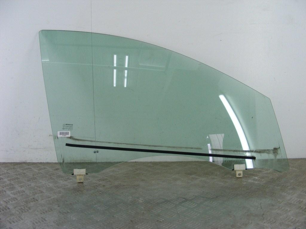 Стекло двери передней правой