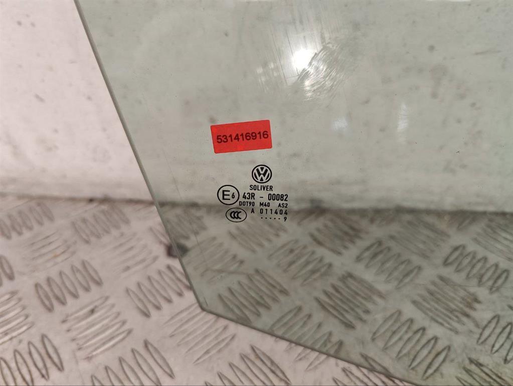 Стекло двери передней правой