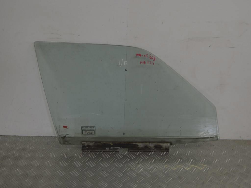 Стекло двери передней правой