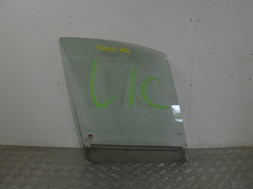 Стекло двери передней правой