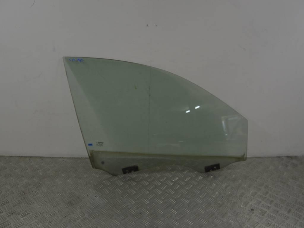 Стекло двери передней правой