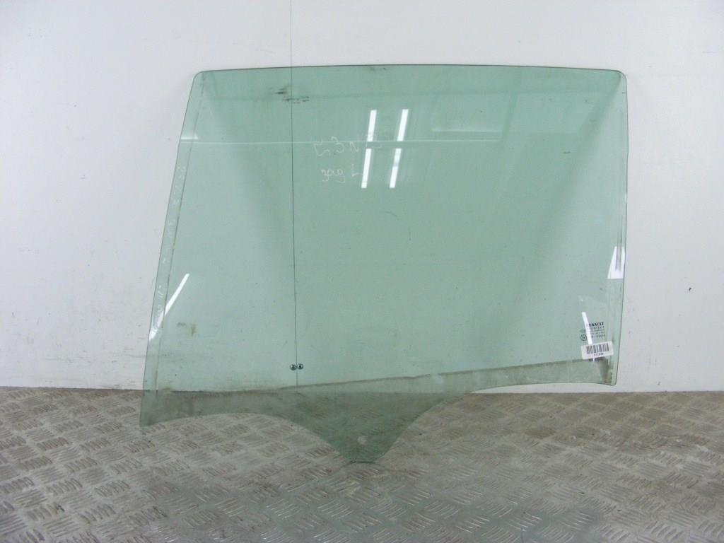Стекло двери задней левой