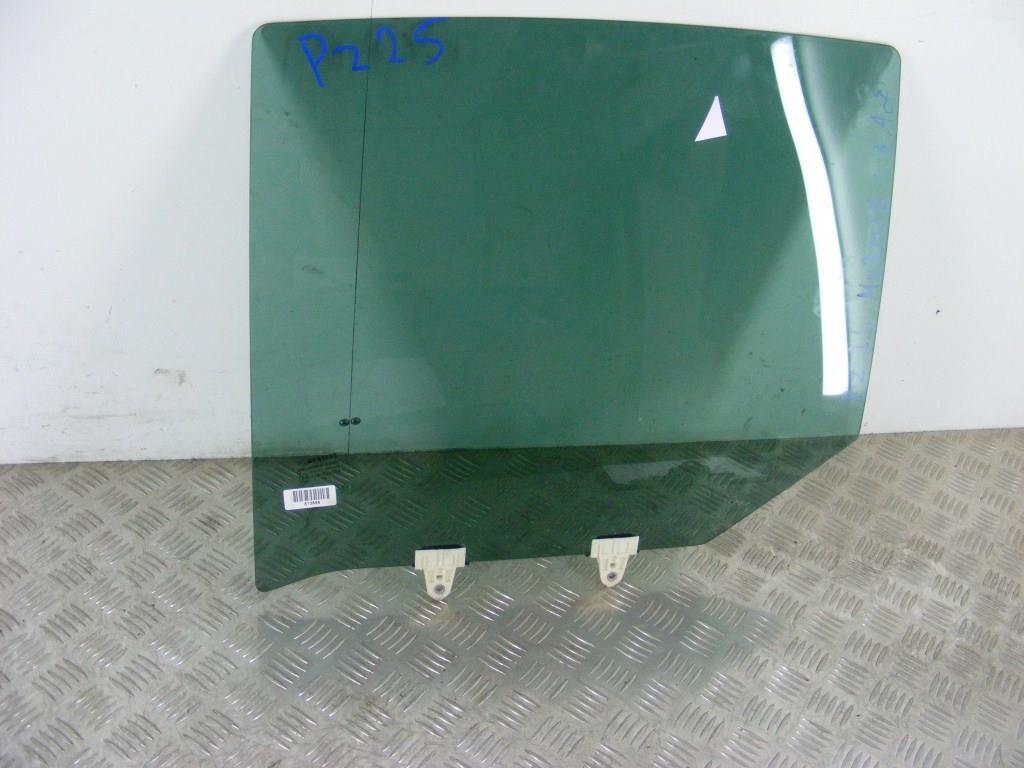 Стекло двери задней левой Renault Megane 3 (2008-2019)