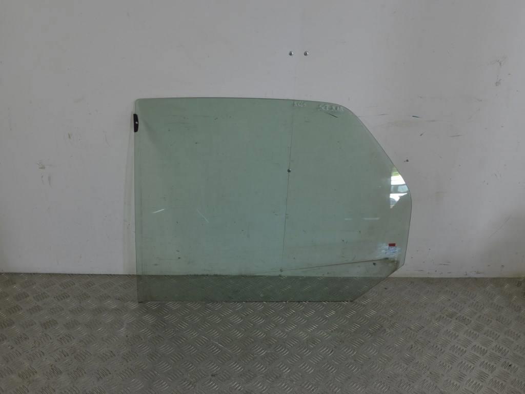 Стекло двери задней левой Renault Scenic 1 (1996-2003)