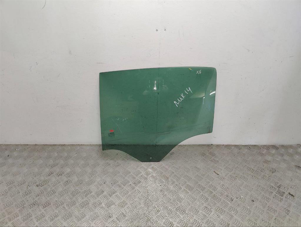 Стекло двери задней левой