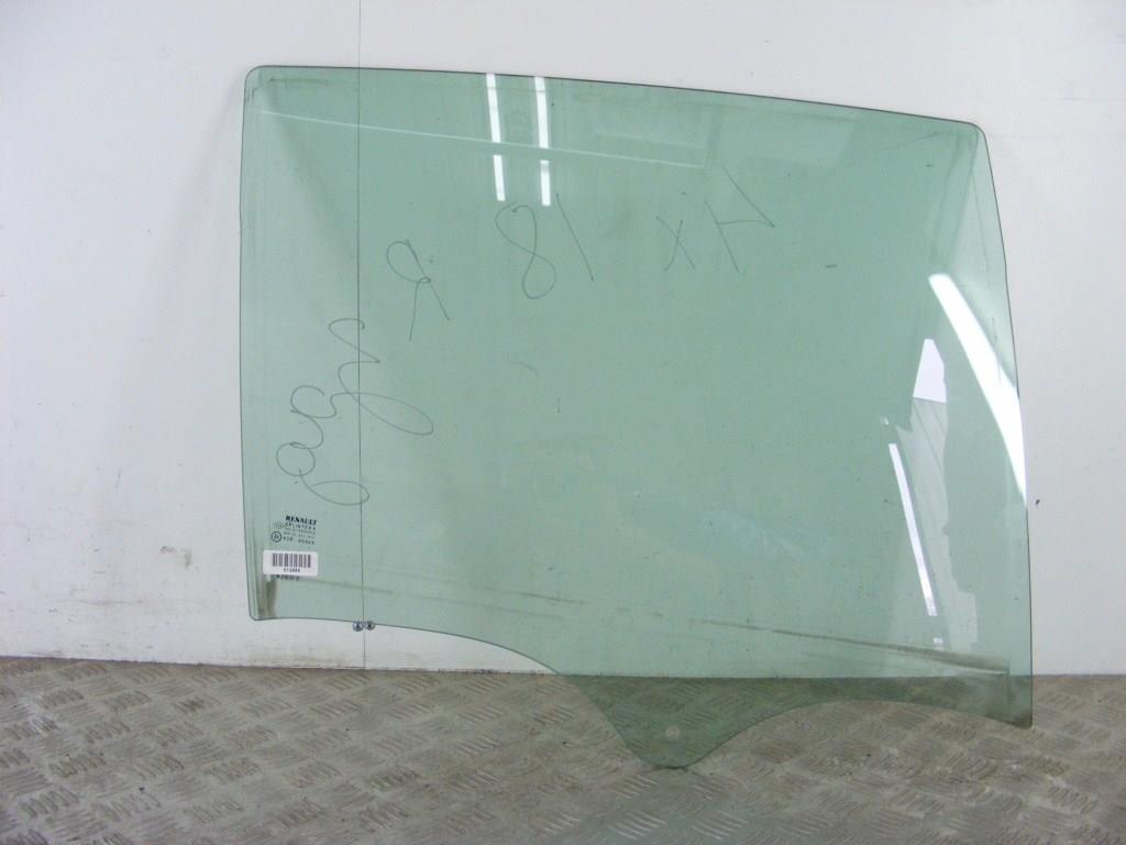 Стекло двери задней правой