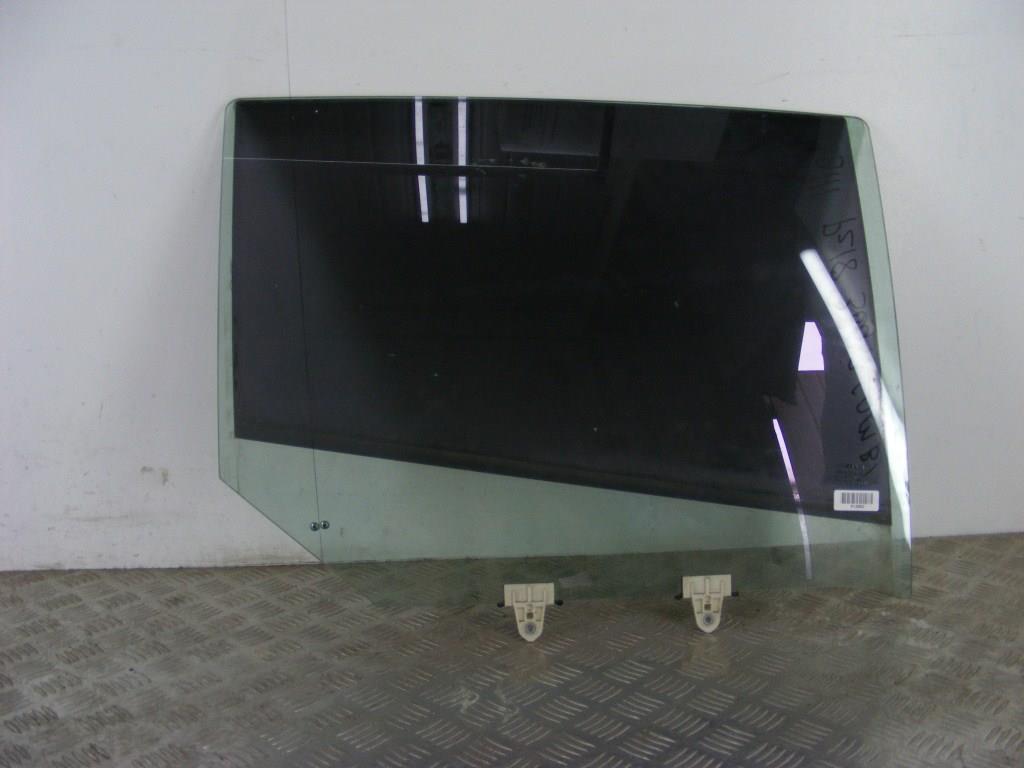 Стекло двери задней правой