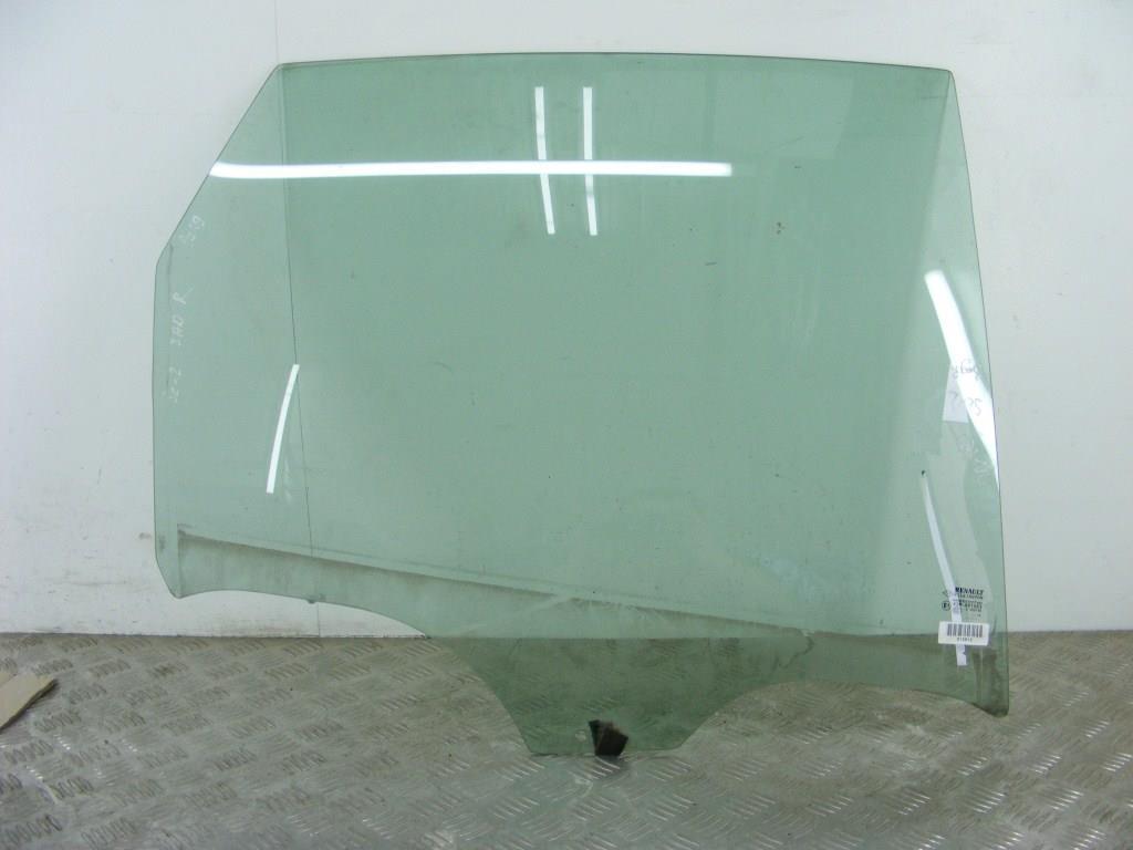 Стекло двери задней правой