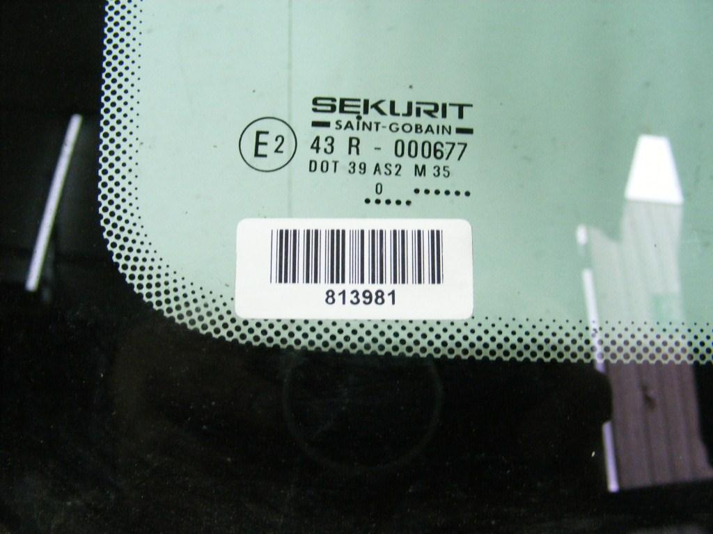 Стекло кузовное боковое левое