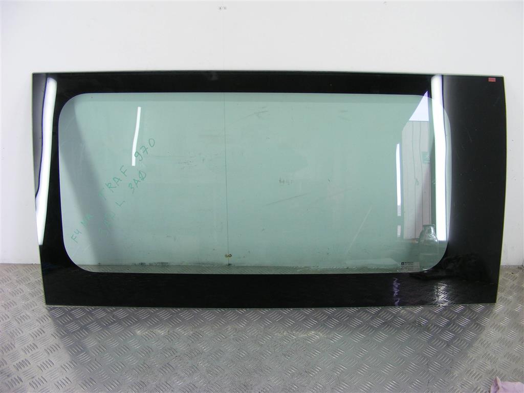Стекло кузовное боковое левое Renault Trafic 2 (2006-2015)