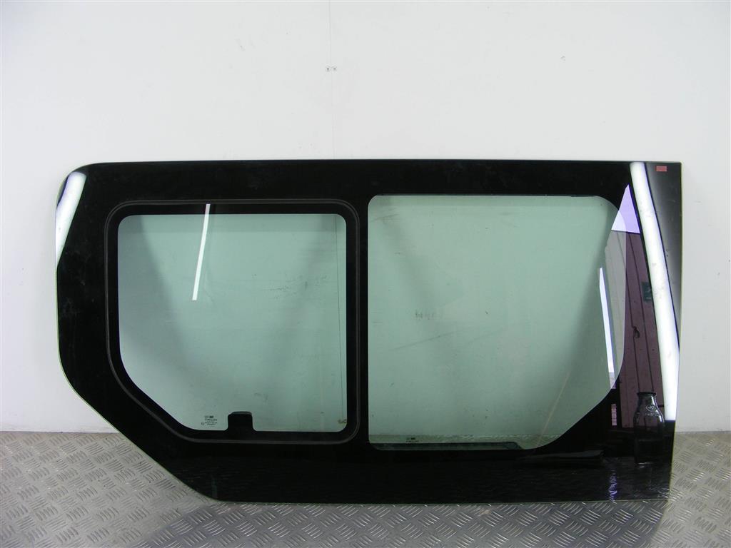 Стекло кузовное боковое левое Renault Trafic 2 (2006-2015)