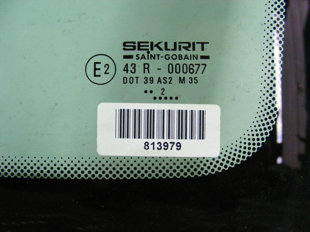 Стекло кузовное боковое правое