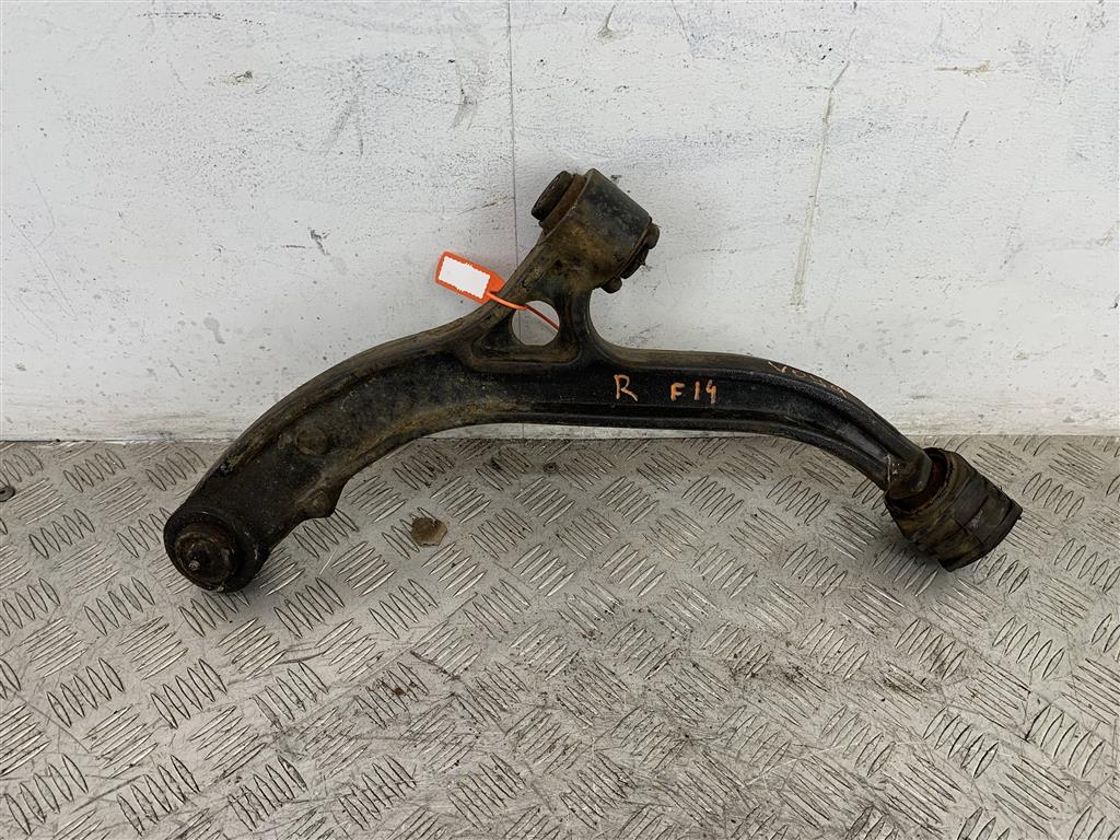 Рычаг передний правый