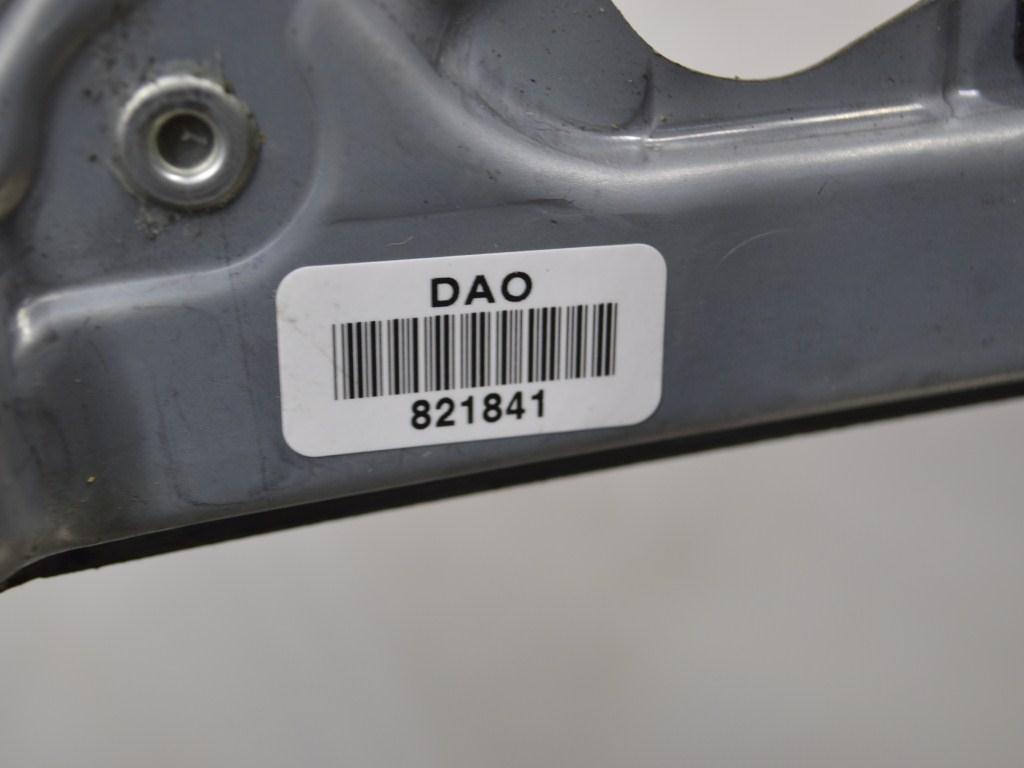 Стеклоподъемник электрический передний правый