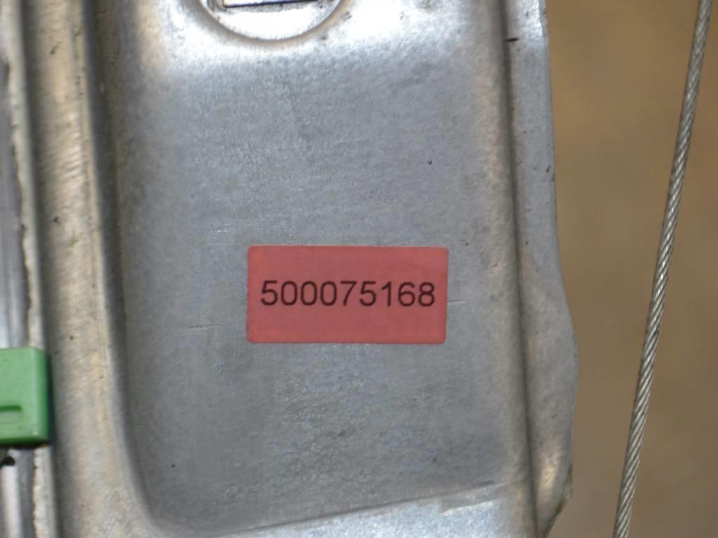 Стеклоподъемник электрический передний правый Renault Scenic 2 (2003-2009)